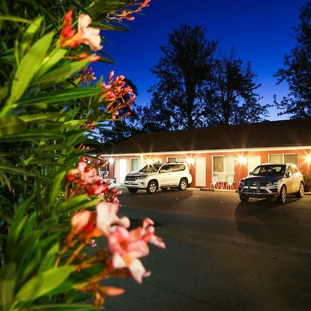 Akuna Motor Inn And Apartments Dubbo Exteriör bild