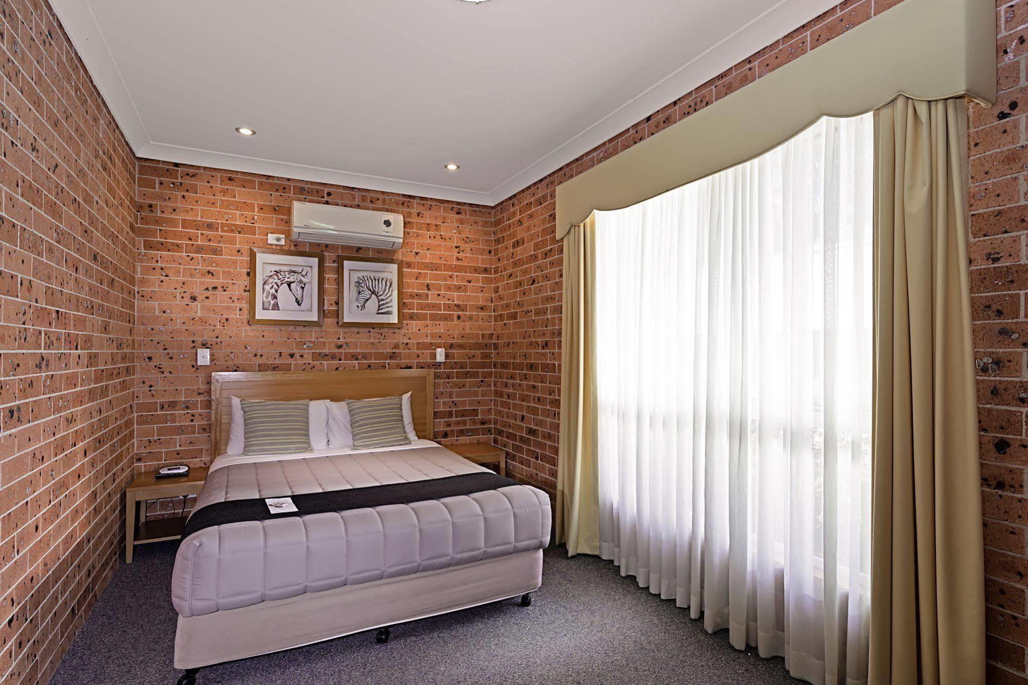 Akuna Motor Inn And Apartments Dubbo Exteriör bild