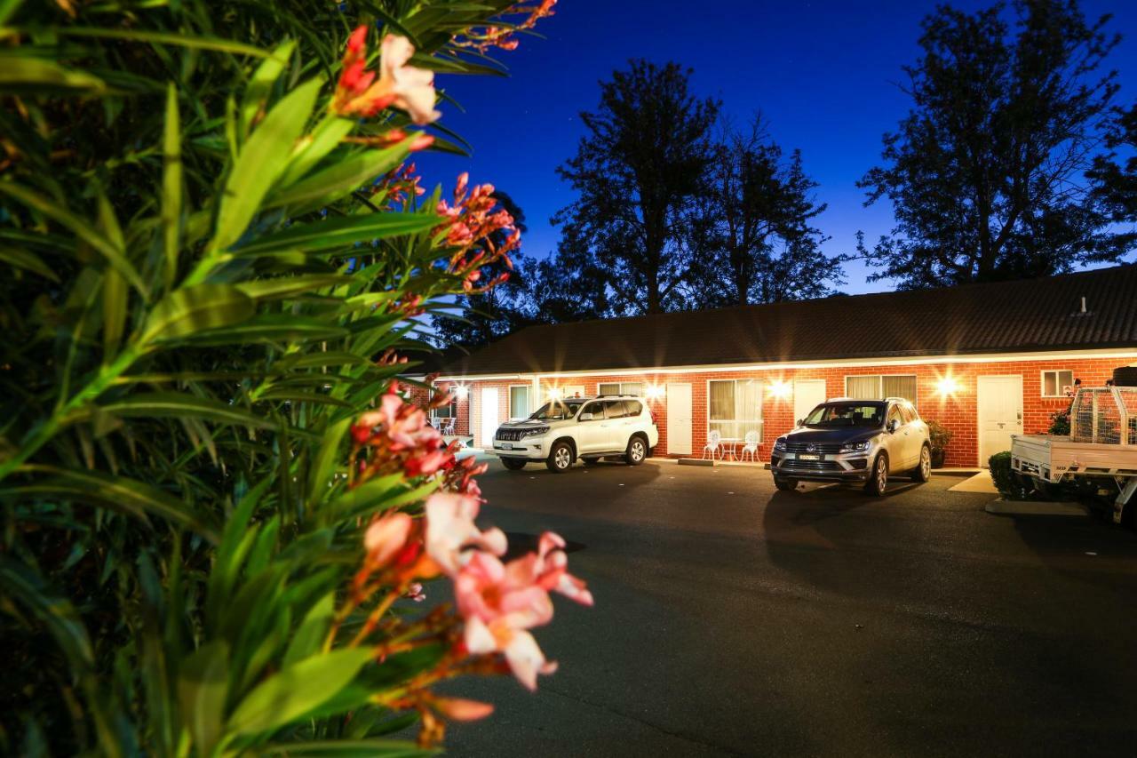 Akuna Motor Inn And Apartments Dubbo Exteriör bild