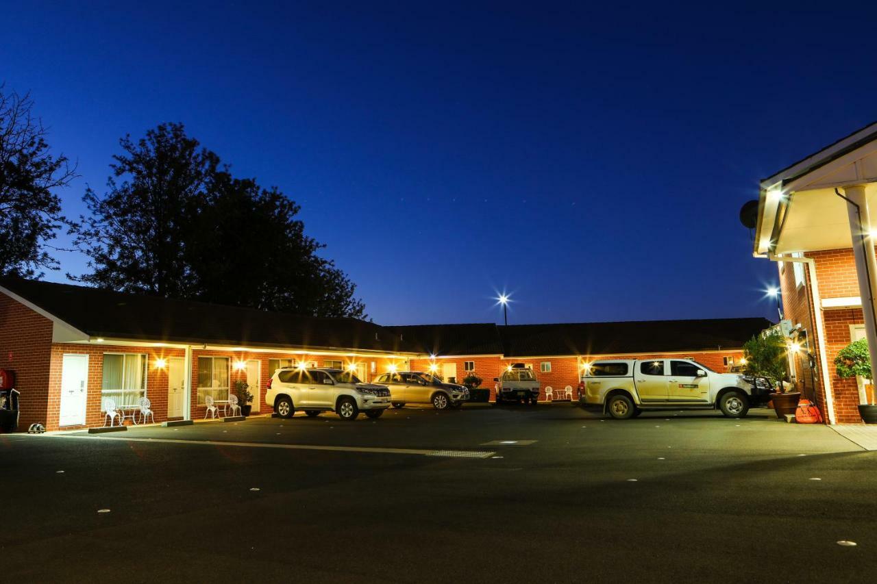 Akuna Motor Inn And Apartments Dubbo Exteriör bild