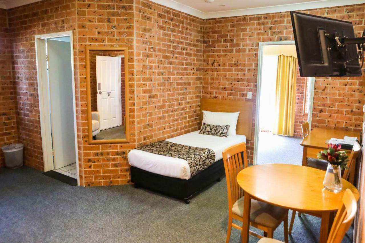 Akuna Motor Inn And Apartments Dubbo Exteriör bild